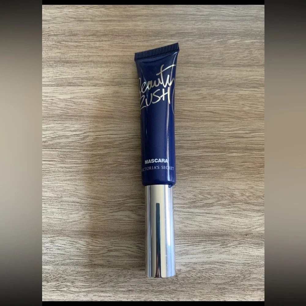 NWT Victorias Secret Beauty Rush Indiglow Mascara Net Weight .42 OZ